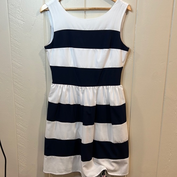 Dressbarn Navy and White Dress great for summer - Picture 1 of 8